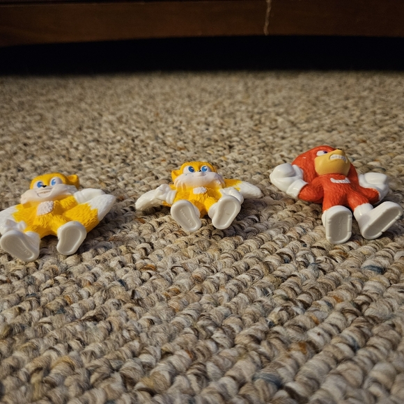 McDonalds Tails And Knuckles Figures - Picture 5 of 6